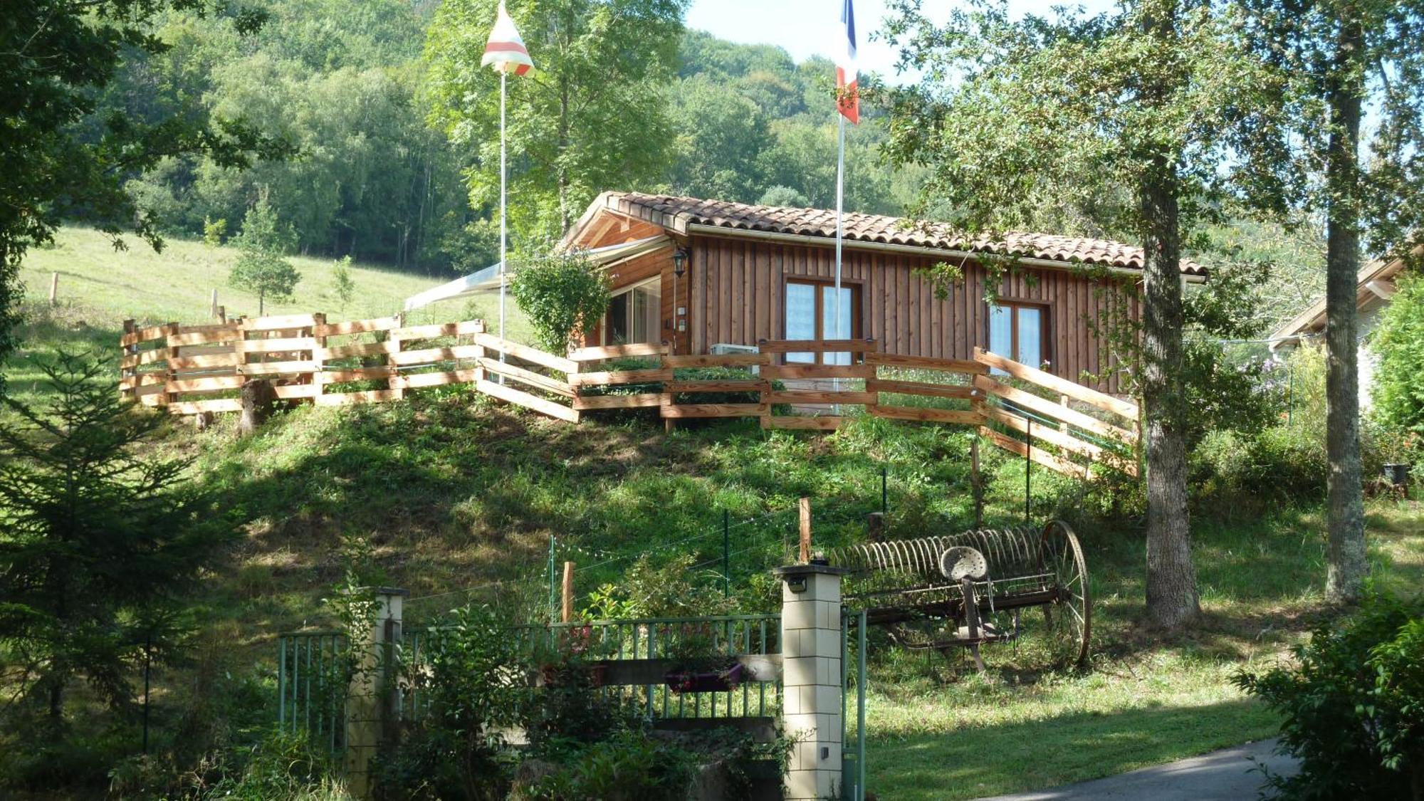 Gite La Lanterne Transition Ecologique Avec Borne De Recharge 7Kw Site Sous Video Protection Nalzen Exterior foto